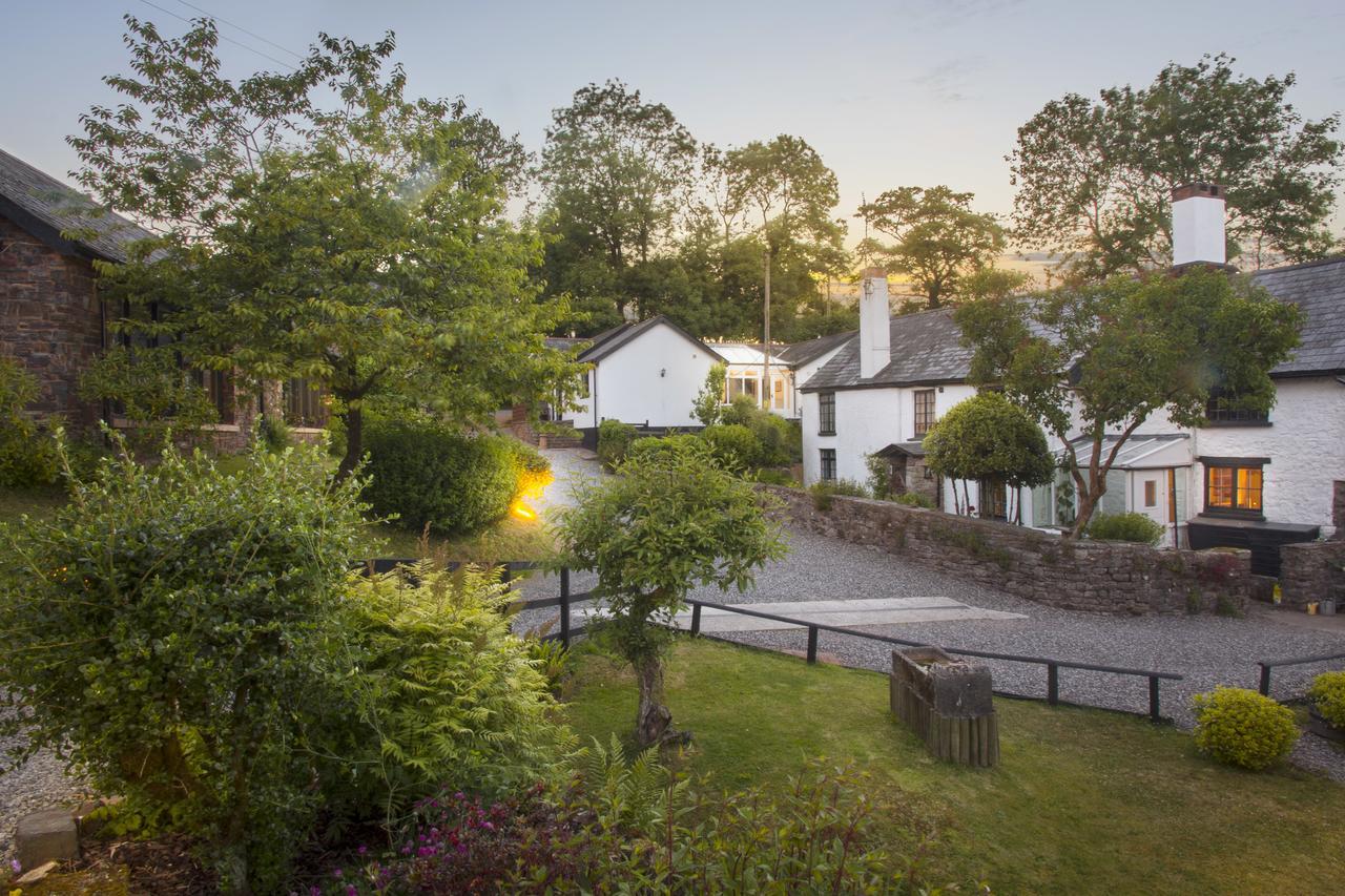 Three Gates Farm Holiday Cottages Huntsham Zewnętrze zdjęcie
